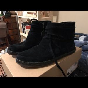 Ugg Ankle boots, excellent condition!